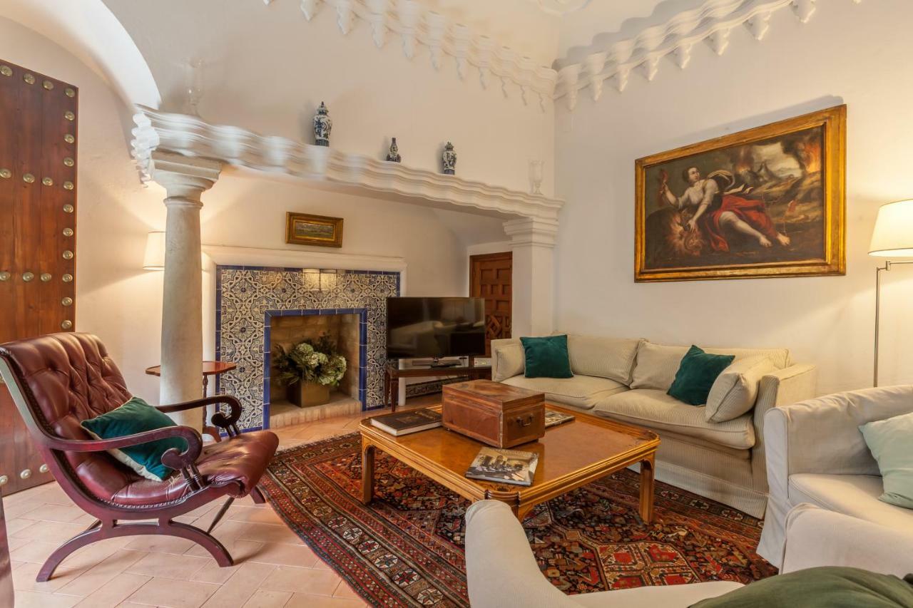 Villa Elvira, Exclusive Pool And Gardens In The Heart Of Sevilla Exteriör bild