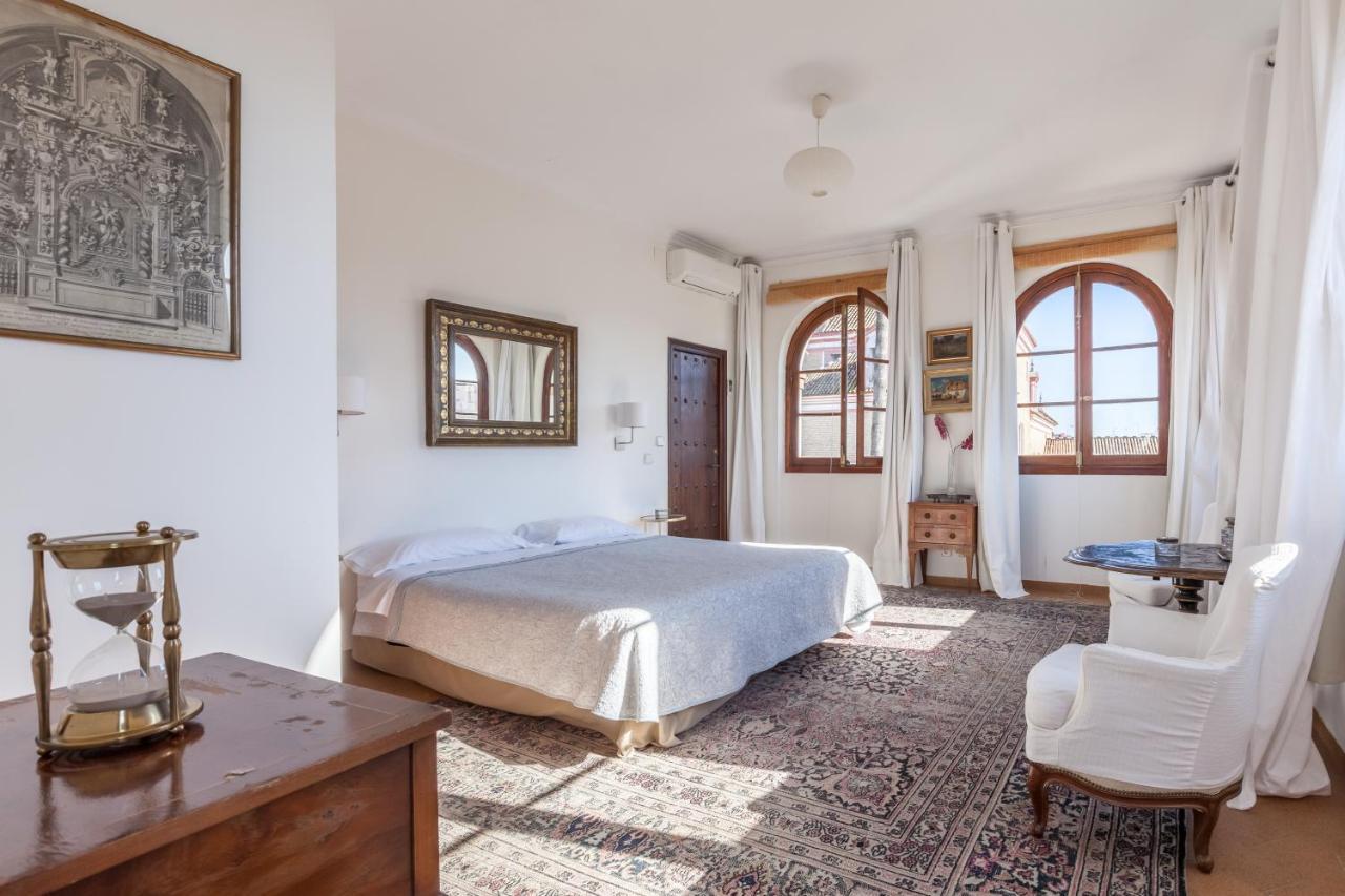 Villa Elvira, Exclusive Pool And Gardens In The Heart Of Sevilla Exteriör bild