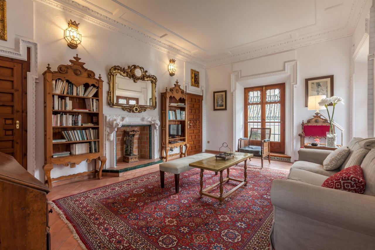 Villa Elvira, Exclusive Pool And Gardens In The Heart Of Sevilla Exteriör bild